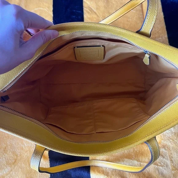 Coach F58846 Yellow with Silver Hardware City Zip Tote Bag in Pebbled Leather - Picture 5 of 7